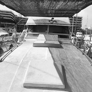Encantador Barco En Barcelona Hotel en barco Sant Adrià de Besòs